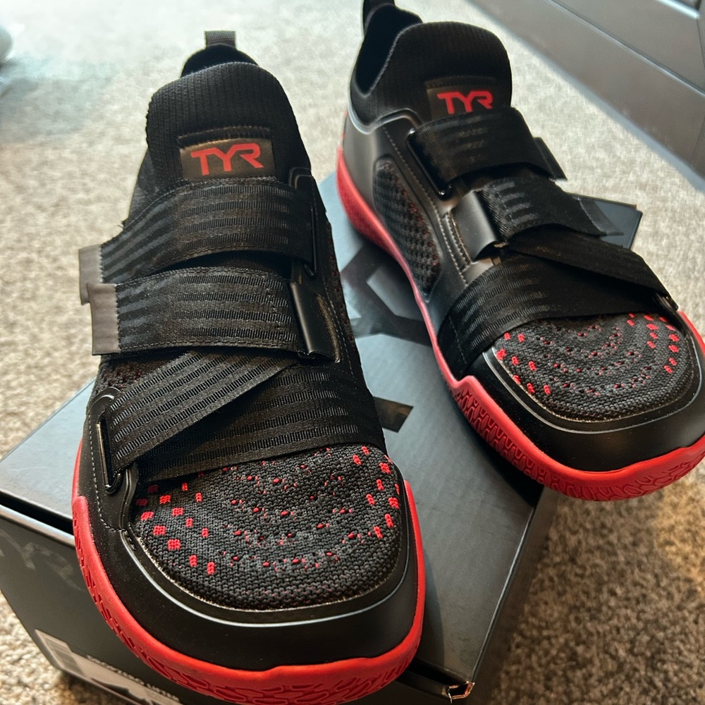 TYR DropZero DZ1 Lifter Trainers for Men- Black and Red- Size 12